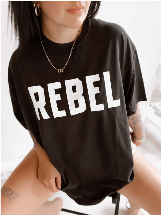 Rebel Grunge Graphic Tee - Black