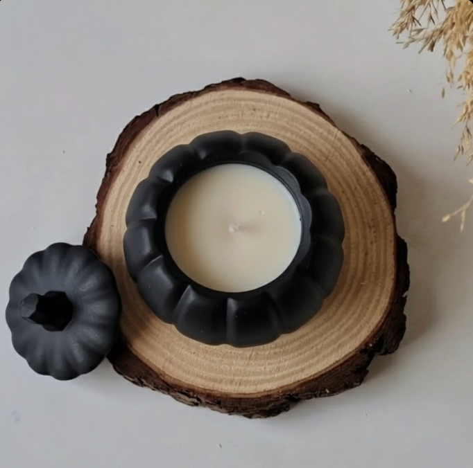 Thanksgiving Pumpkin Candle Pouring Workshop - Saturday 11th October 2-4pm
